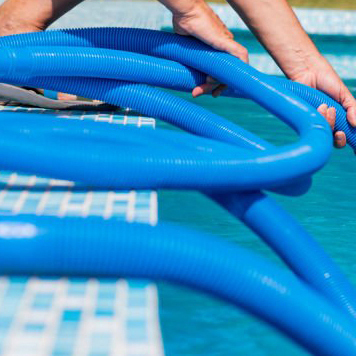 LIMPIEZA Y MANTENIMIENTO DE PISCINAS